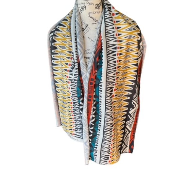 Evolve Scarf - Picture 2 of 3